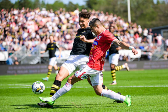 AIKs Robin Tihi och Degerfors Diego De Jesus Campos