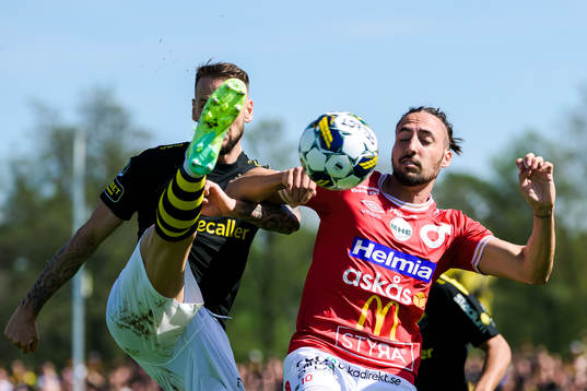 AIKs Alexander Milosevic och Degerfors Dijan Vukojevic