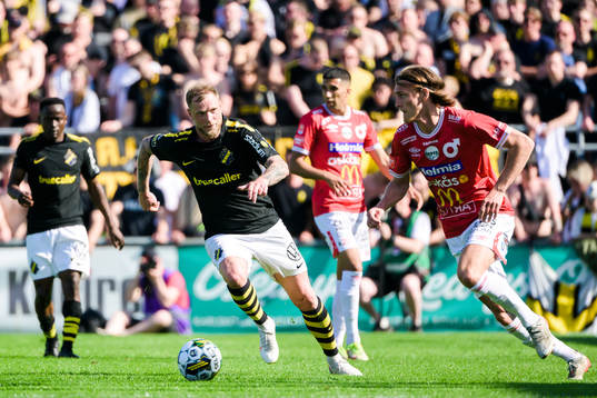 AIKs John Guidetti och Degerfors Gustav Granath