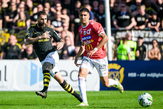 AIKs Jimmy Durmaz  och Degerfors Elyas Bouzaiene