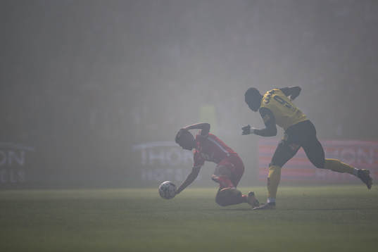 Japhet Sery Larsen of Brann and Akor Adams of Lillestrøm