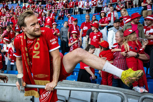 Bård Finne of Brann celebrates