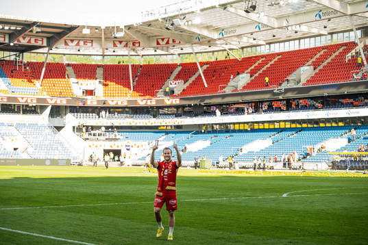 Bård Finne of Brann celebrates