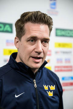 Head coach Sam Hallam of Sweden