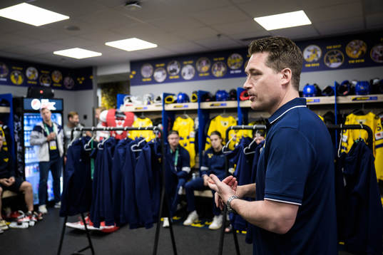 Head coach Sam Hallam of Sweden