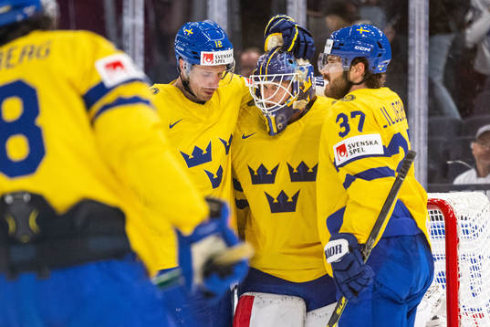 Patrik Nemeth, goaltender Lars Johansson and Timothy