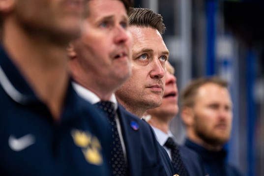Head coach Sam Hallam of Sweden
