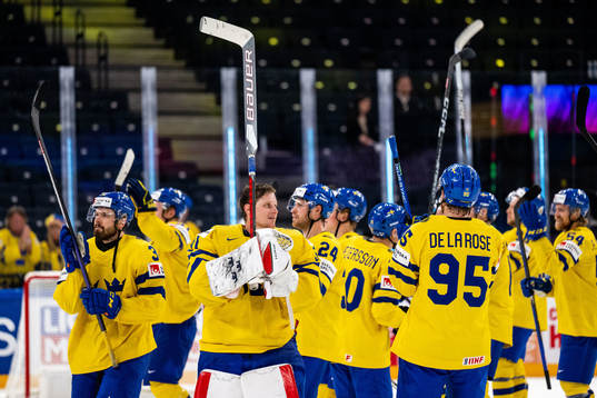 Lukas Bengtsson, goaltender Lars Johansson, Oscar Lindberg