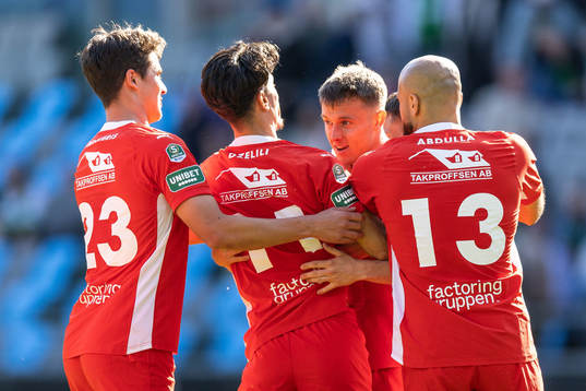 Jönköpings Södras spelare jublar