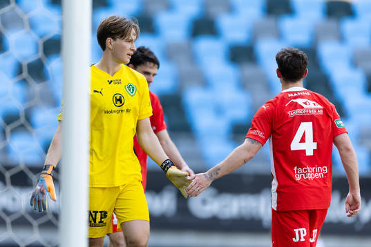 Jönköpings Södras målvakt David Celic och Jesper Manns