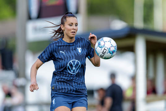Bläddra bland fler bilder av Fotboll, Div 1 södra, dam, Lödöse Nygård IK - Malmö FF