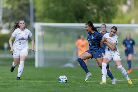 Malmö FFs Malin Gunnarsson mot Lödöse Nygårds Jessica
