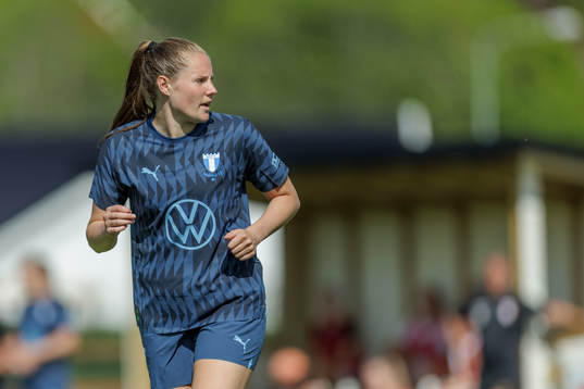 Malmö FFs Linnea Svensson och Lödöse Nygårds Tllda