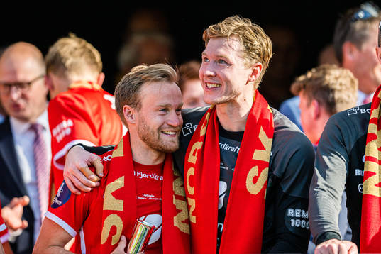 Bård Finne and Mathias Dyngeland of Brann celebrates