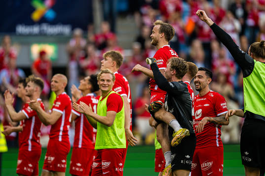Bård Finne of Brann celebrates