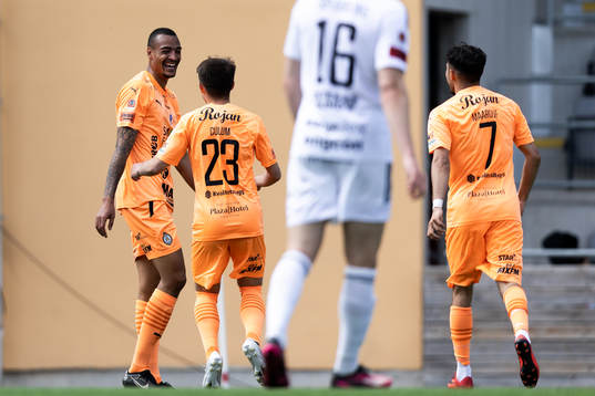 AFC Eskilstunas Simon Karlsson Adjei jublar