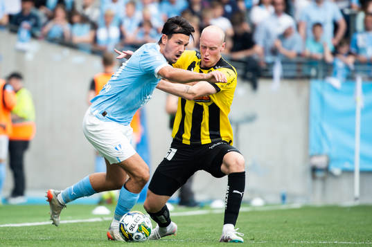 Malmö FFs Stefano Vecchia och Häckens Valgeir Fridriksson