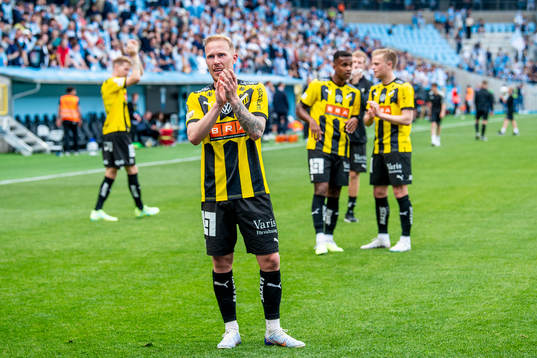 Häckens spelare tackar supportrarna