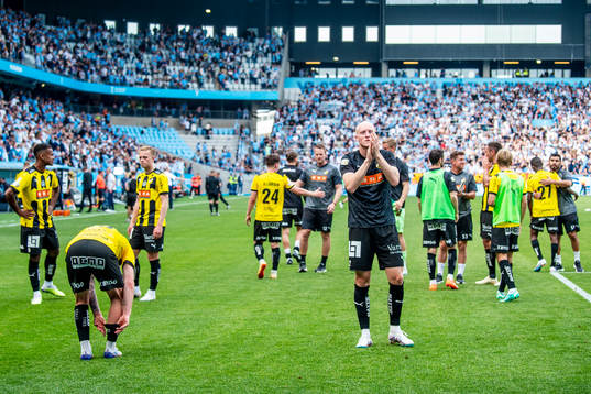 Häckens spelare tackar supportrarna