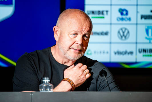 Häckens tränare Per-Mathias Høgmo på en presskonferens