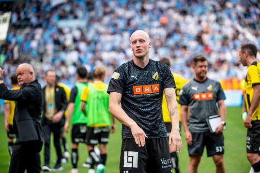 Häckens Valgeir Fridriksson med lagkamraterna tackar