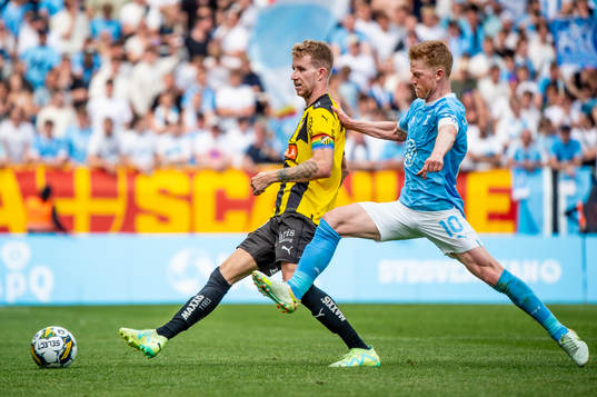 Häckens Samuel Gustafson mot Malmö FFs Anders Christiansen
