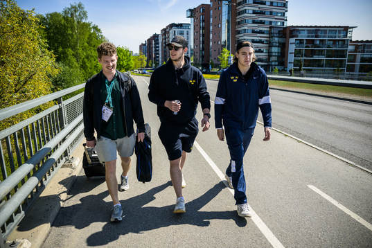 Adam Johansson, reporter Expressen, and goaltender Jesper
