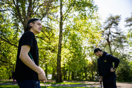 Leo Carlsson and goaltender Jesper Wallstedt of Sweden play