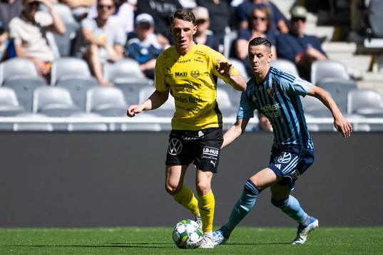 Mjällbys Noah Persson och Djurgårdens Haris Radetinac