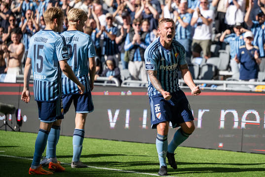 Djurgårdens Victor Edvardsen jublar