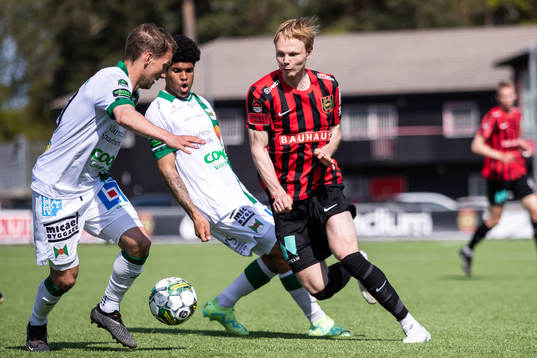 Varbergs Oliver Silverholt och Maxime Anne Marie Sainte mot