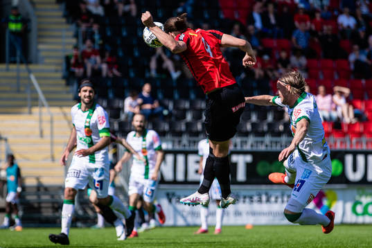 Brommapojkarnas Nikola Vasic göra 2-0