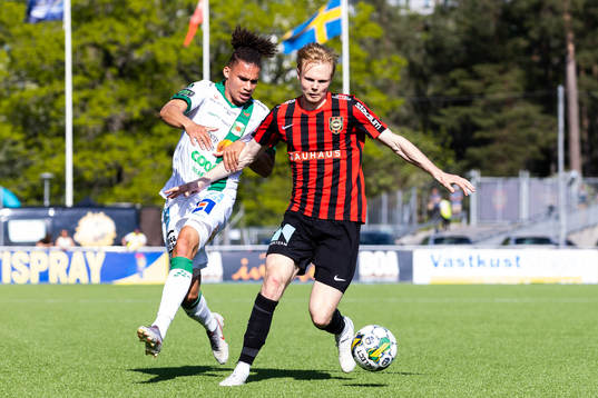 Varbergs Maxime Sainte och Brommapojkarnas Tim Waker