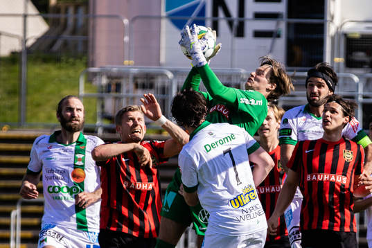 Brommapojkarnas målvakt Filip Sidklev