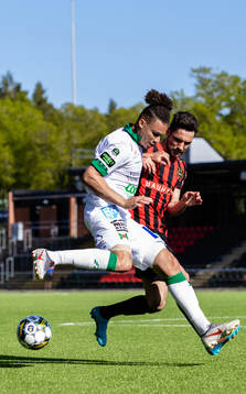 Varbergs Maxime Sainte och Brommapojkarnas Marijan Cosic
