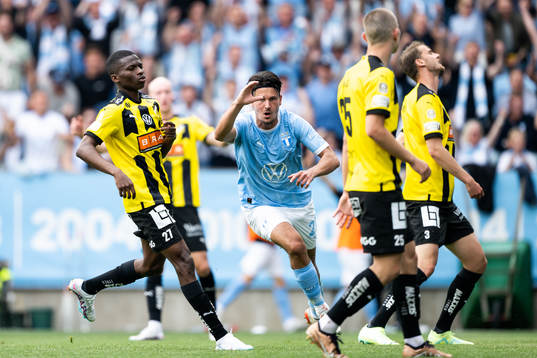 Malmö FFs Stefano Vecchia jublar