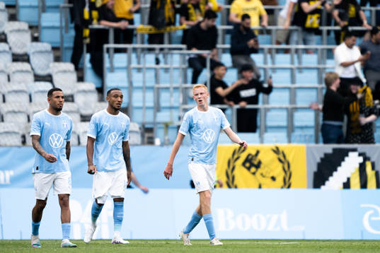 Malmö FFs Sergio Pena, Derek Cornelius och Hugo Larsson