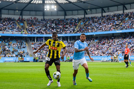 Häckens Akoua Romeo Amane och Malmö FFs Sergio Pena