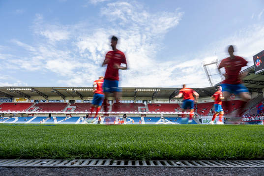 Helsingborgs spelare värmer upp