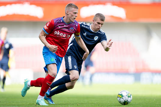 Helsingborgs Emil Hellman och Utsiktens Lucas Hedlund
