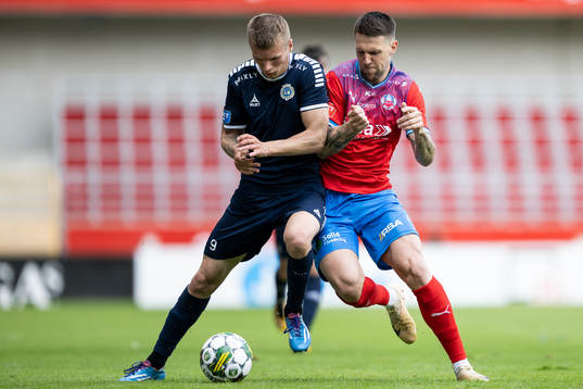 Utsiktens Lucas Hedlund och Helsingborgs Oliver Stojanovic