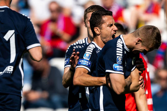 Utsiktens Lucas Hedlund och Erik Westermark jublar