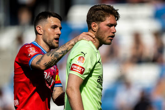 Helsingborgs Oliver Stojanovic Fredin och målvakt Kalle