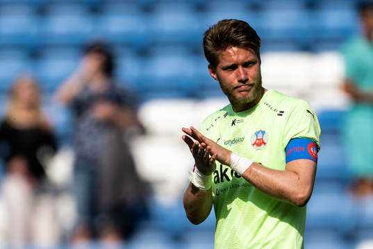 Helsingborgs målvakt Kalle Joelsson deppar