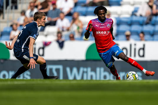 Utsiktens Erik Westermark och Helsingborgs Benjamin Acquah
