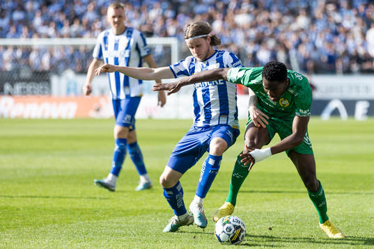 IFK Göteborgs Gustaf Norlin och Hammarbys Nathaniel Adjei