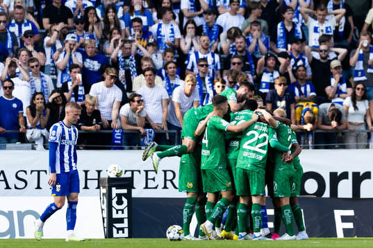 Hammarbys spelare jublar