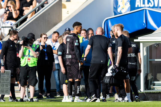 Hammarbys målvakt Oliver Dovin