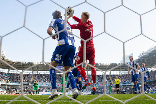Hammarbys Loret Sadiku gör 1-0 bakom IFK Göteborgs