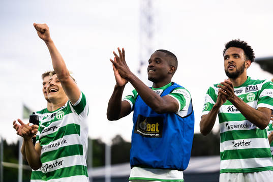 Västerås SKs Simon Gefvert, Jaheem Burke och Alex Douglas